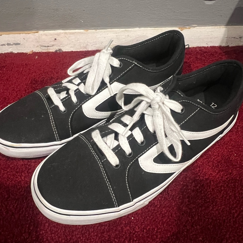 No Boundaries Black and White Sneakers with Canvas Upper
